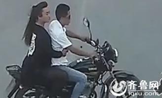 飞车抢夺视频,惊险瞬间！飞车抢夺事件全程回顾