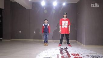 小朋友跳街舞视频,展现青春风采