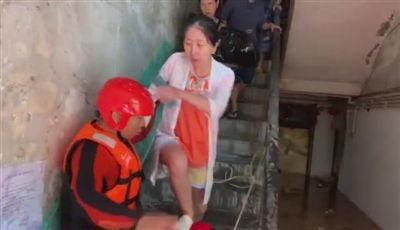 踩背视频,轻松享受背部按摩的乐趣