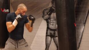 打沙袋教学视频,高效提升拳击技巧与耐力