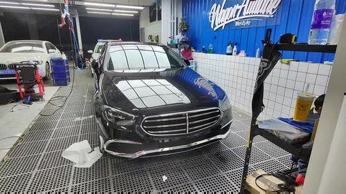 奔驰e300视频,豪华轿车典范，驾驭品质生活