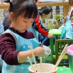 宝宝拍球视频,萌娃运动瞬间，展现无限活力