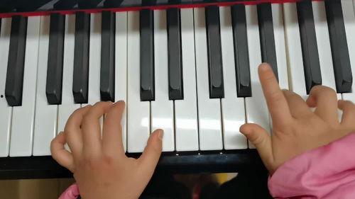 儿童钢琴视频,跟随儿童钢琴视频，解锁音乐魅力