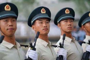 军人走正步视频,军人走正步的英姿飒爽瞬间