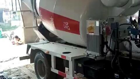 搅拌车工作视频,高效运输与搅拌的完美结合