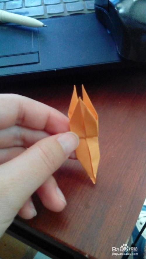 叠千纸鹤视频,浪漫手工艺术品的制作过程