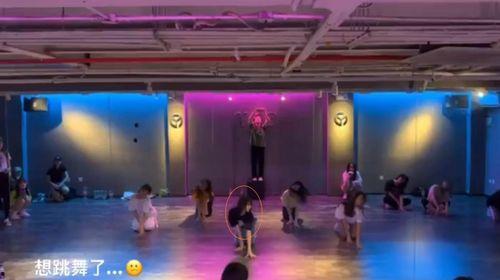 小苹果舞蹈视频儿童,萌娃版欢乐来袭，萌动童心