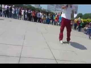 墨尔本鬼步舞视频高清,动感十足，光影交织的舞蹈盛宴