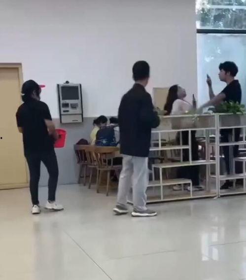 学校打架视频,视频揭露校园冲突瞬间