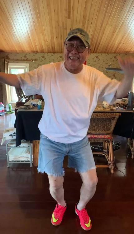 八戒八戒舞蹈视频,欢快节奏下的趣味演绎