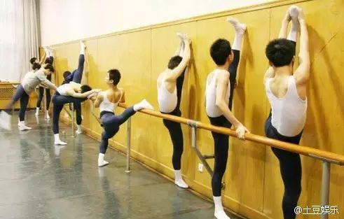 军艺舞蹈视频,激情四溢，舞动青春