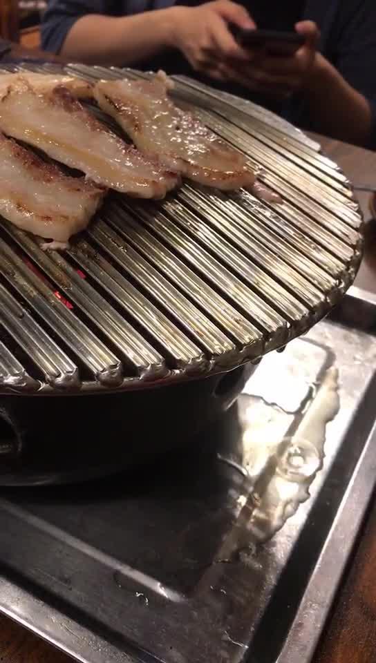 烤五花肉视频,家常美味，轻松上手的烹饪教程