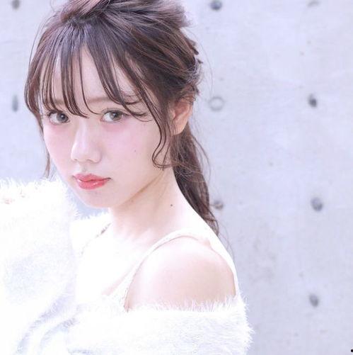 卷发打理视频,打造迷人卷发的实用技巧