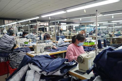 服装厂工作视频,从裁剪到成衣的蜕变之旅