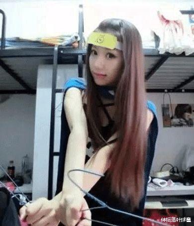 女生白袜视频,探寻女生视频中的时尚魅力