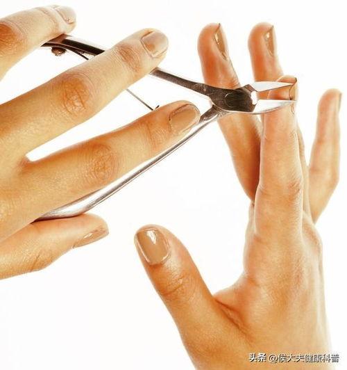 剪长指甲视频,跟随剪指甲视频解锁完美指甲造型