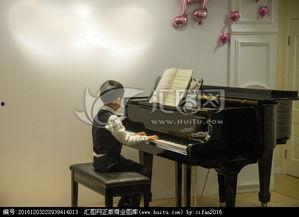小男孩弹钢琴视频,小男孩钢琴演奏的纯真魅力